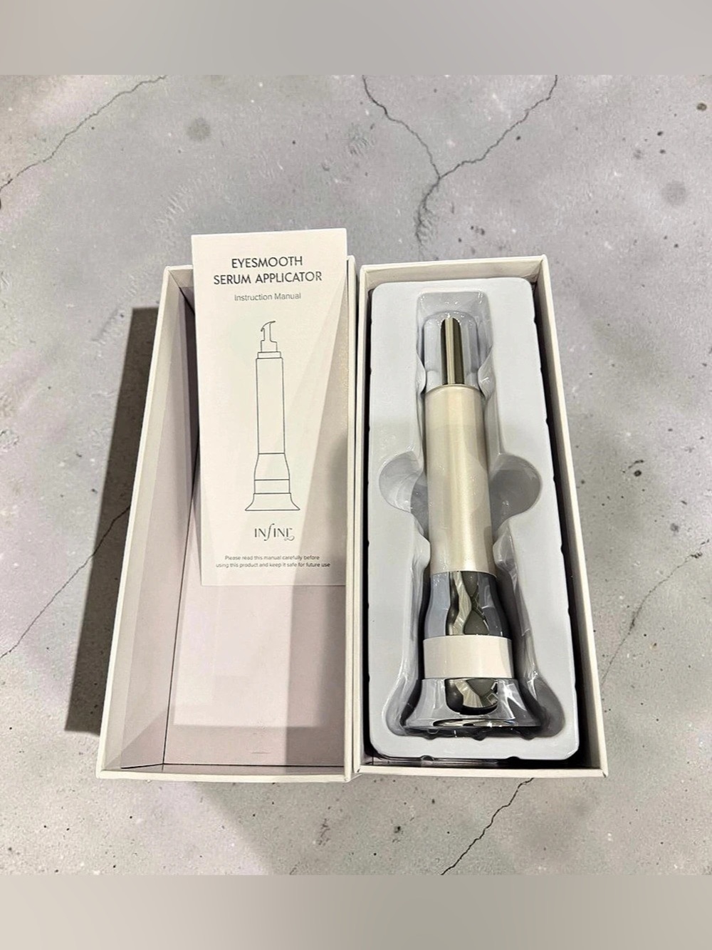 INFINI Eyesmooth Serum Applicator Facial Tool